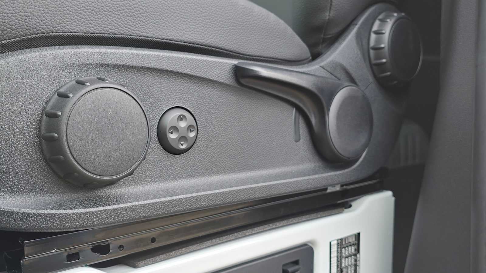 2026 Mercedes-Benz Sprinter 2500 Standard Roof I4 Diesel 144 RWD