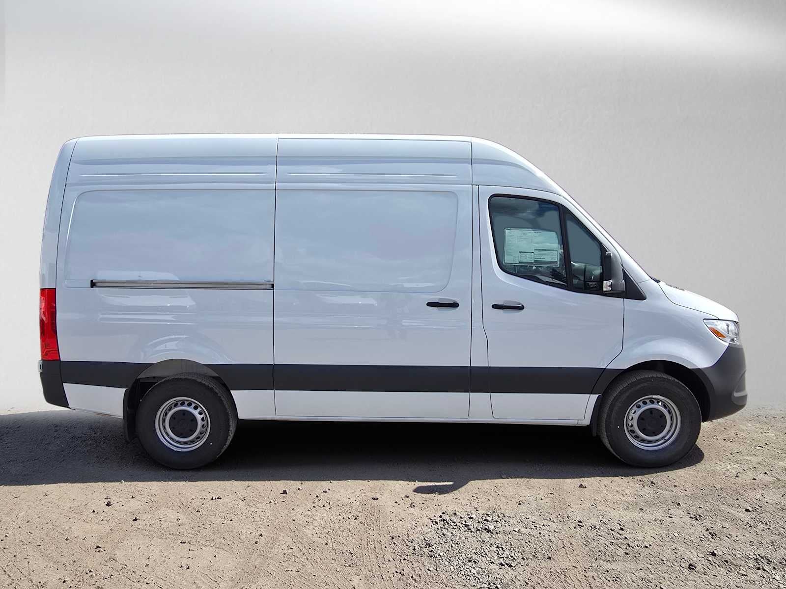 2026 Mercedes-Benz Sprinter Cargo 2500 Standard Roof I4 Diesel 144 RWD