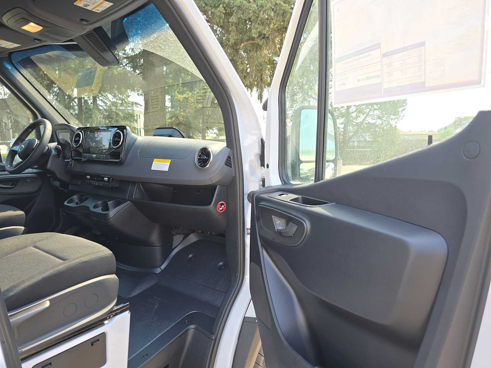 2026 Mercedes-Benz Sprinter Cargo 2500 Standard Roof I4 Diesel 144 RWD