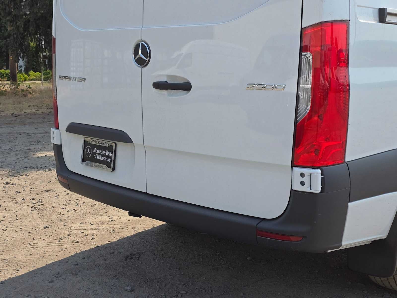 2026 Mercedes-Benz Sprinter Cargo 2500 Standard Roof I4 Diesel 144 RWD