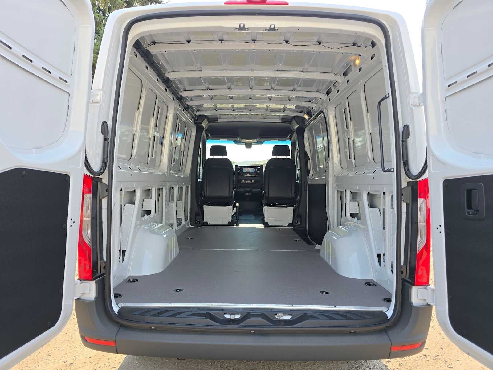 2026 Mercedes-Benz Sprinter Cargo 2500 Standard Roof I4 Diesel 144 RWD