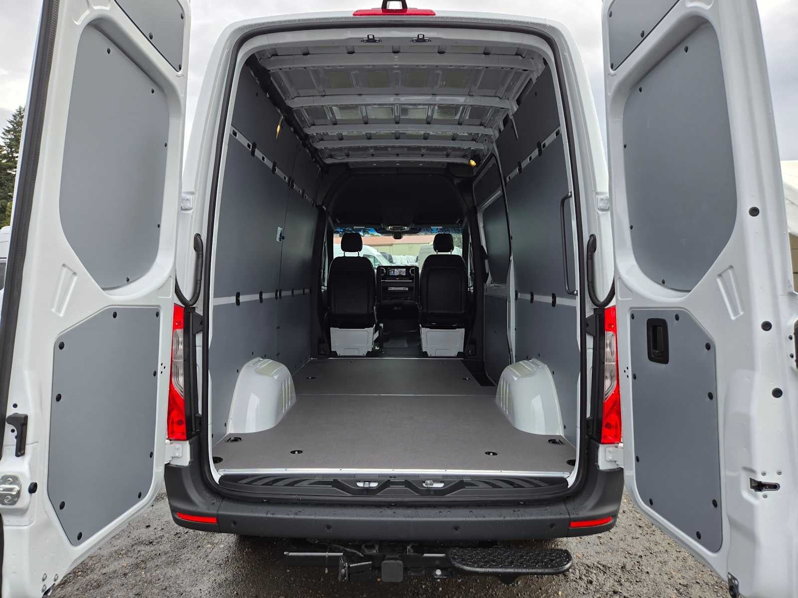 2026 Mercedes-Benz Sprinter Cargo 2500 Standard Roof I4 Diesel 144 RWD