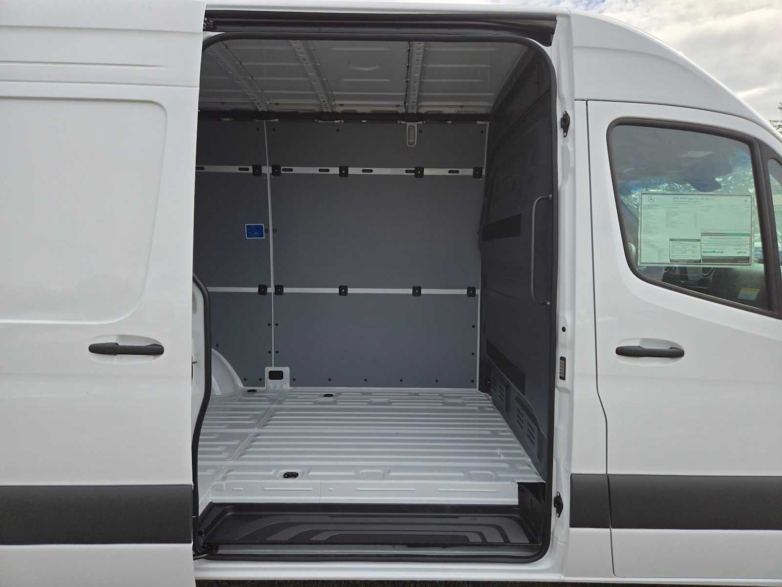 2026 Mercedes-Benz Sprinter Cargo 2500 Standard Roof I4 Diesel 144 RWD