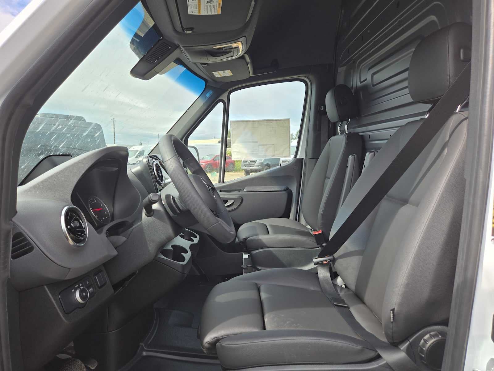 2026 Mercedes-Benz Sprinter Cargo 2500 Standard Roof I4 Diesel 144 RWD