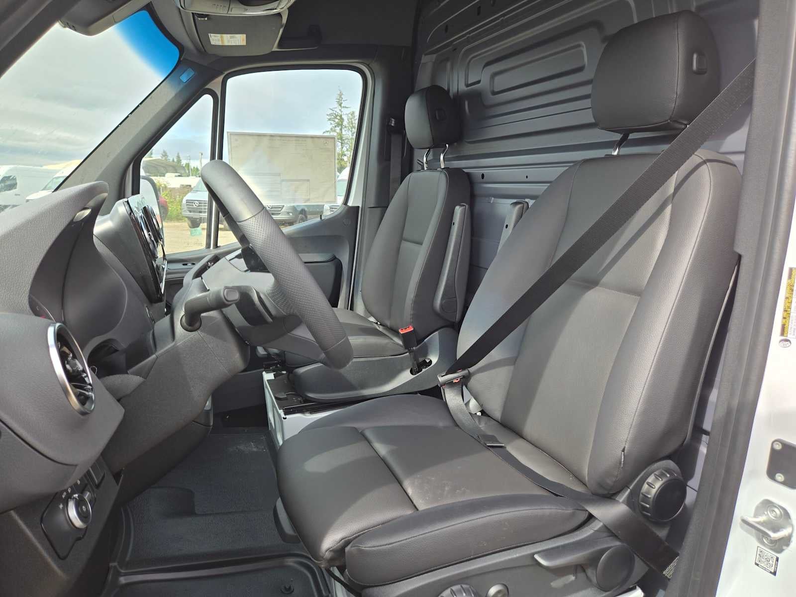 2026 Mercedes-Benz Sprinter Cargo 2500 Standard Roof I4 Diesel 144 RWD