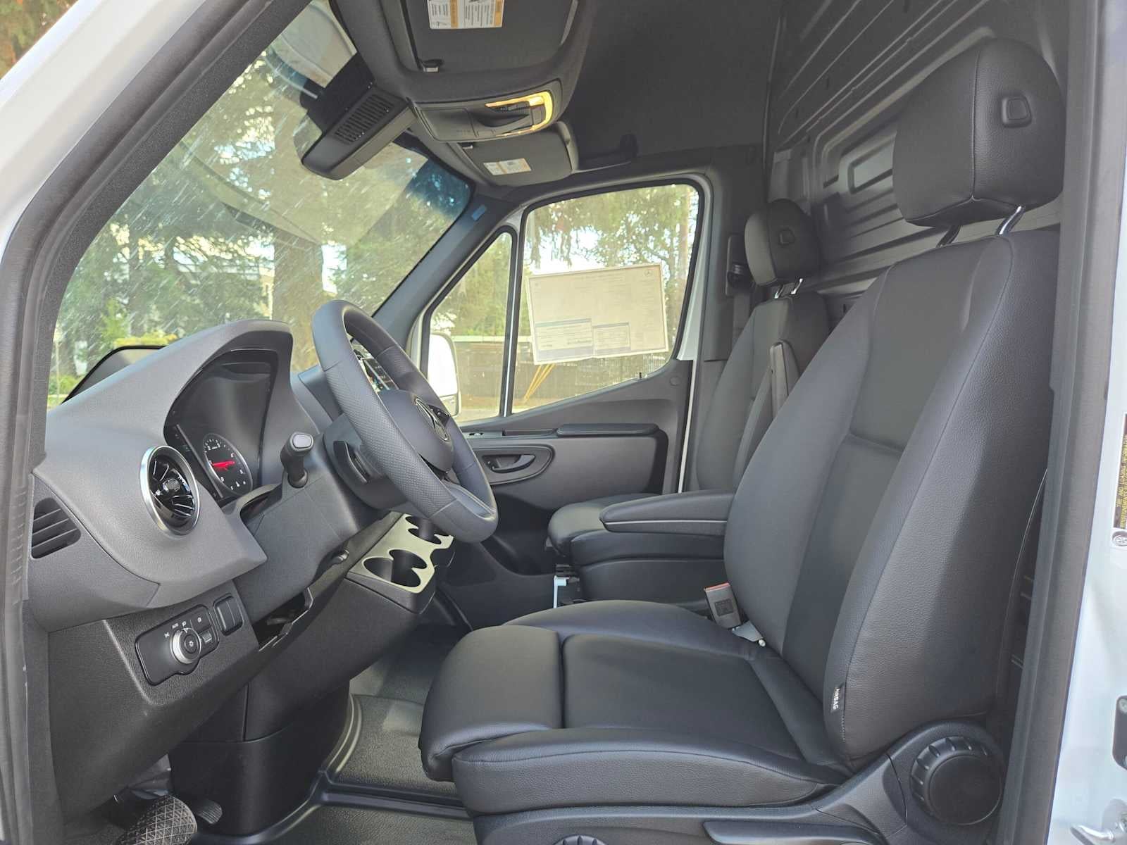 2026 Mercedes-Benz Sprinter Cargo 2500 Standard Roof I4 Diesel 144 RWD