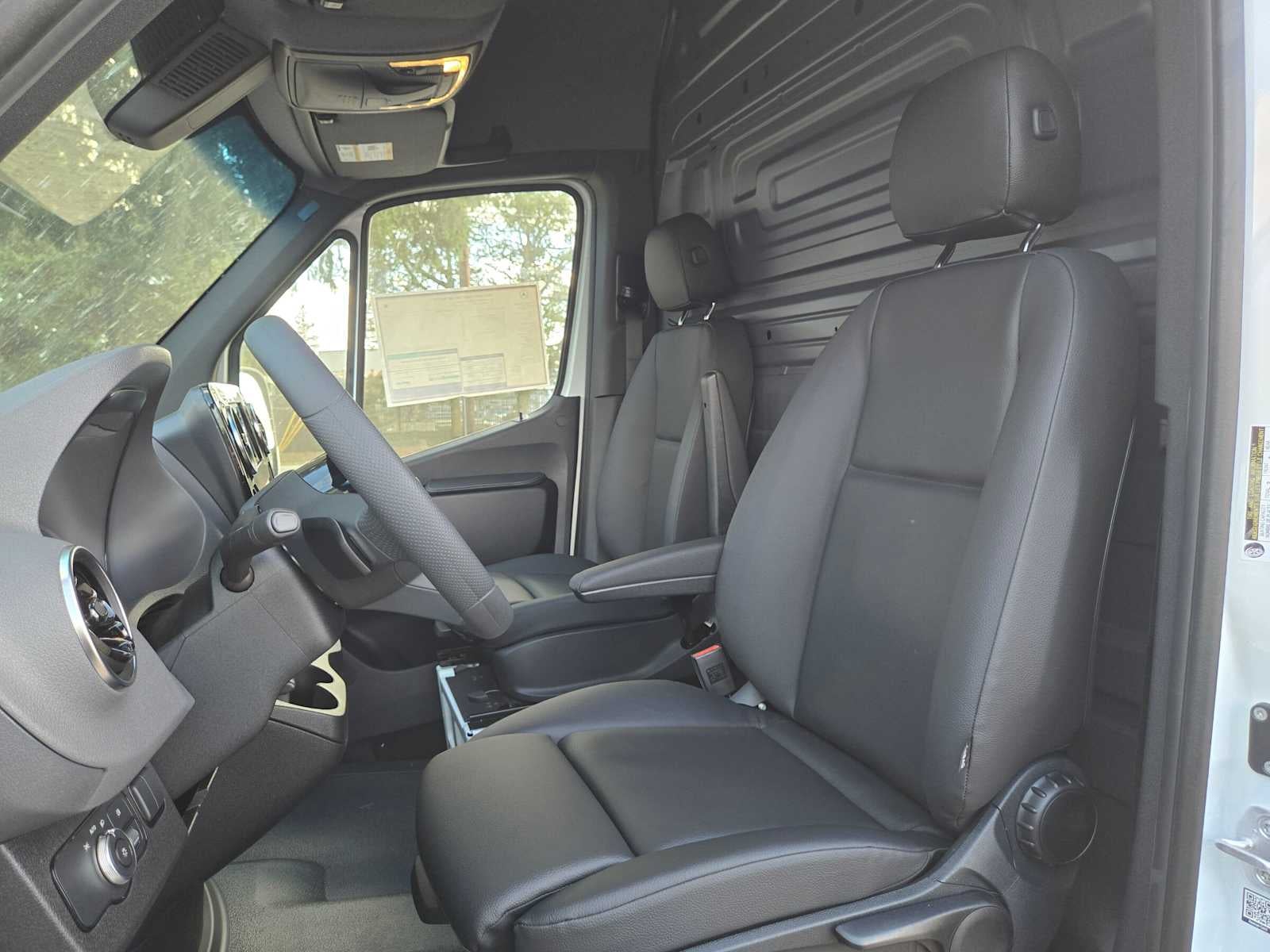2026 Mercedes-Benz Sprinter Cargo 2500 Standard Roof I4 Diesel 144 RWD