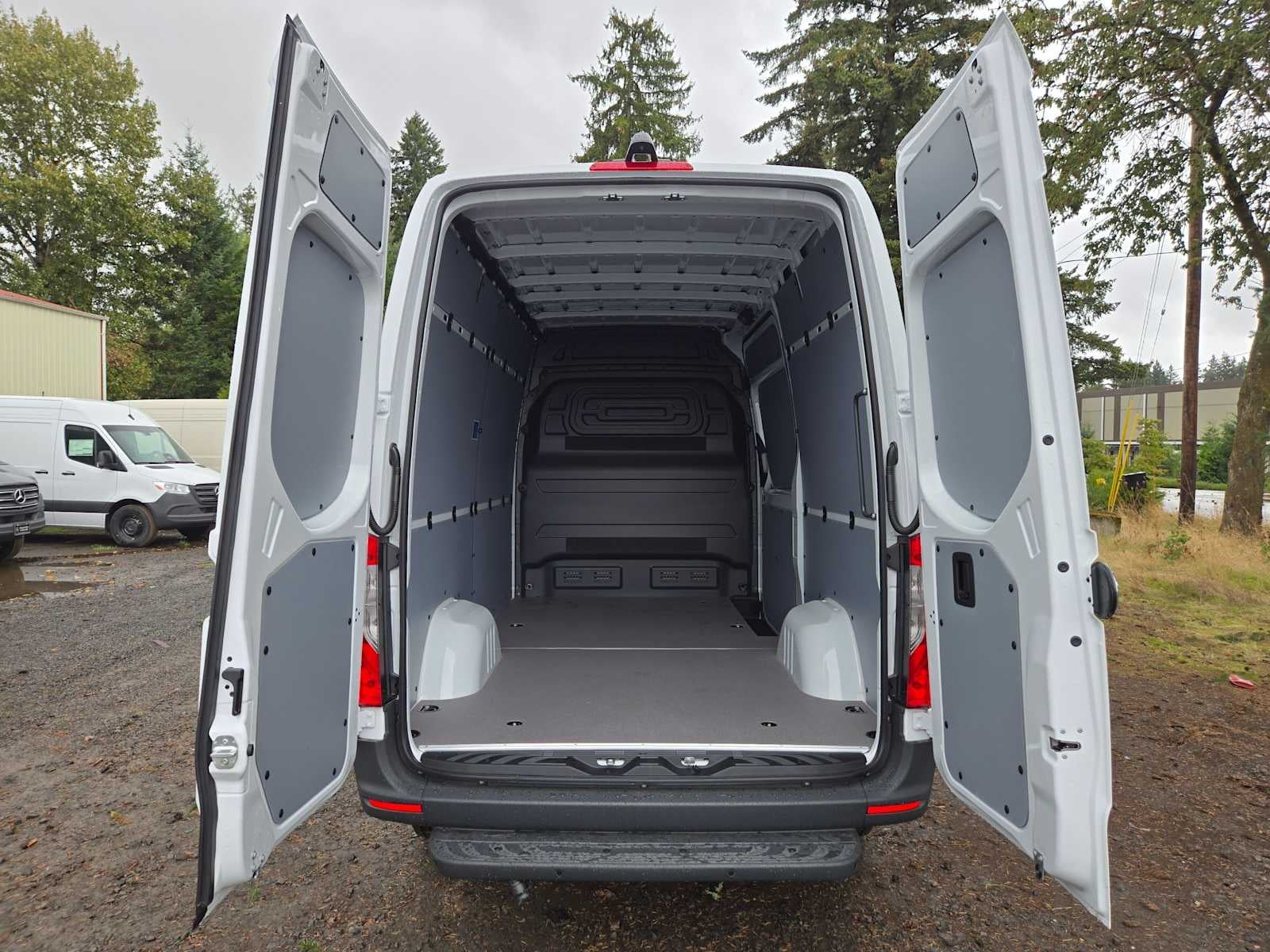 2026 Mercedes-Benz Sprinter Cargo 2500 Standard Roof I4 Diesel 144 RWD