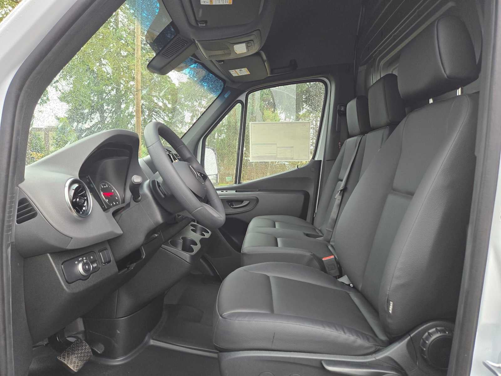 2026 Mercedes-Benz Sprinter Cargo 2500 Standard Roof I4 Diesel 144 RWD