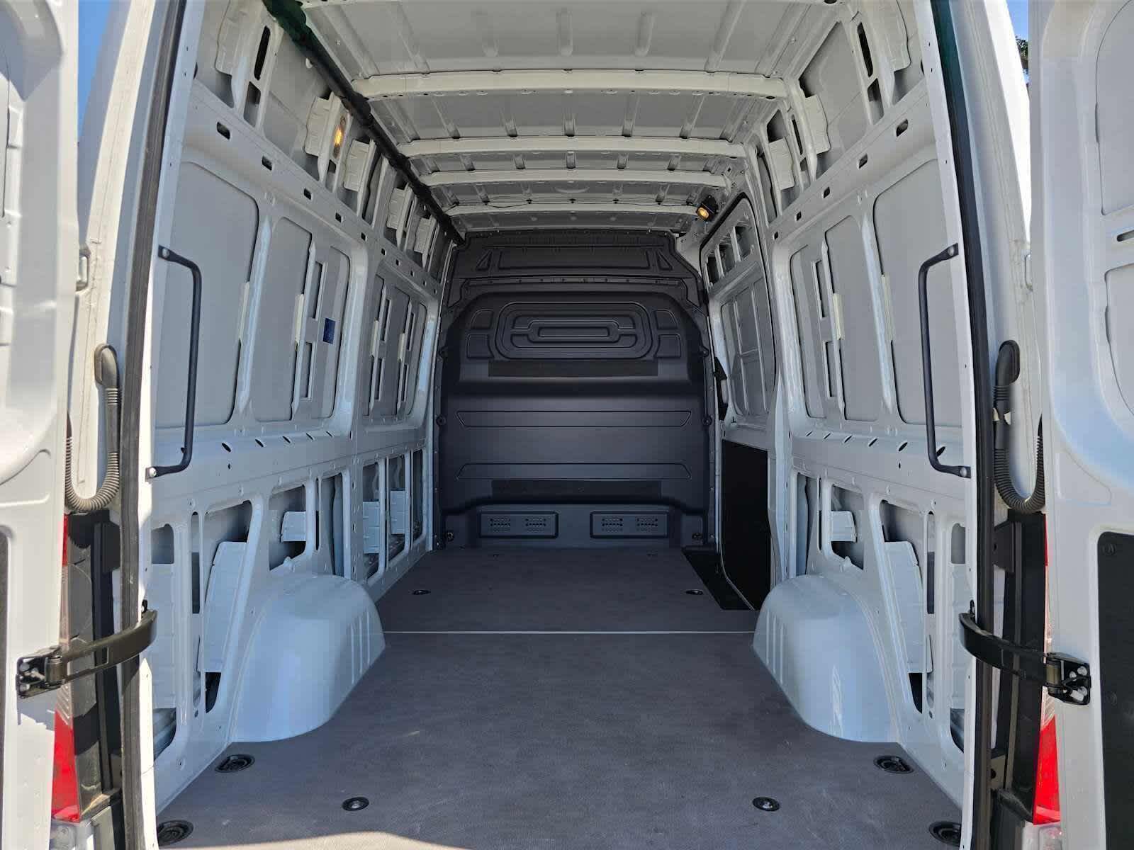 2025 Mercedes-Benz Sprinter Cargo Van 2500 Standard Roof I4 Diesel 144 RWD