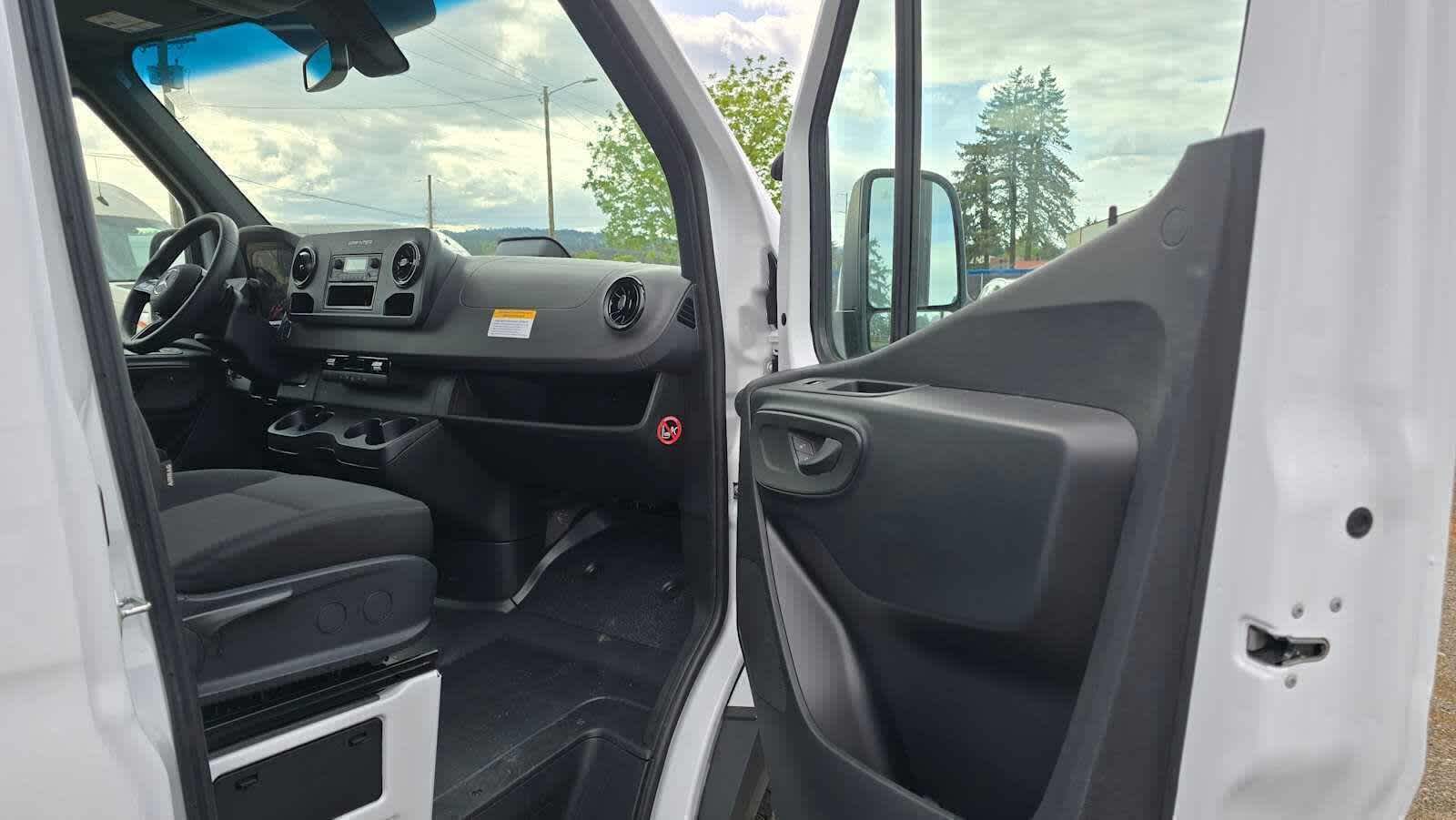 2025 Mercedes-Benz Sprinter Cargo Van 2500 Standard Roof I4 Diesel 144 RWD