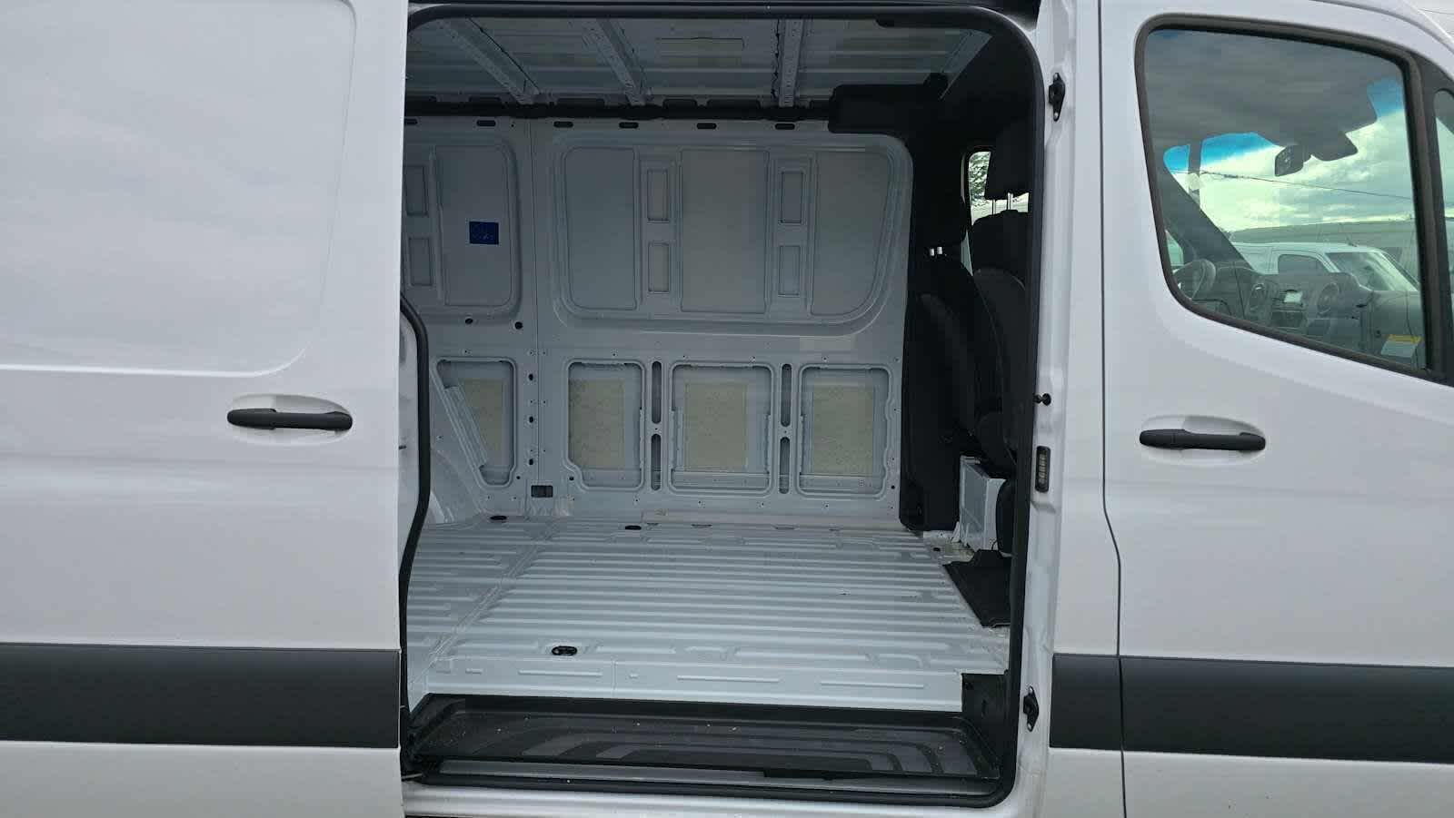 2025 Mercedes-Benz Sprinter Cargo Van 2500 Standard Roof I4 Diesel 144 RWD