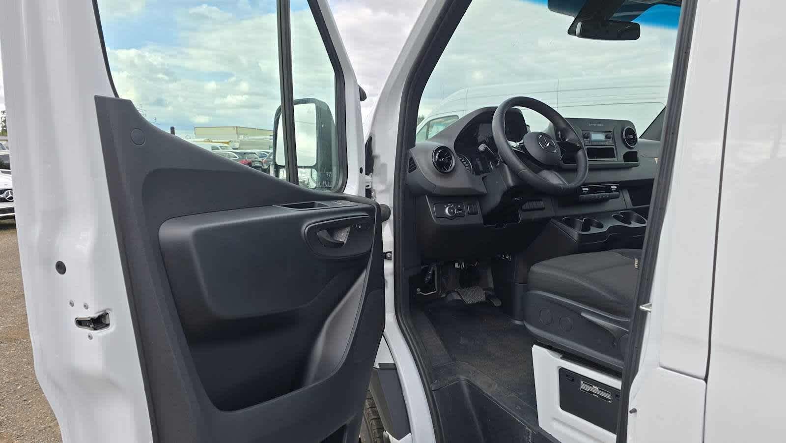 2025 Mercedes-Benz Sprinter Cargo Van 2500 Standard Roof I4 Diesel 144 RWD