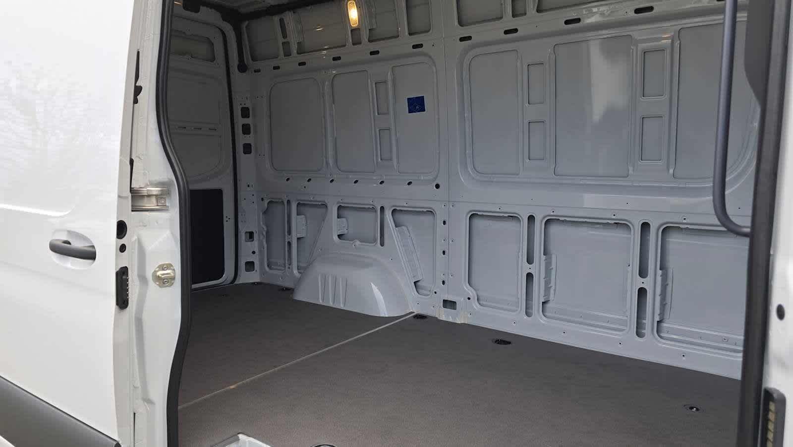 2026 Mercedes-Benz Sprinter 2500 Standard Roof I4 Diesel 144" RWD