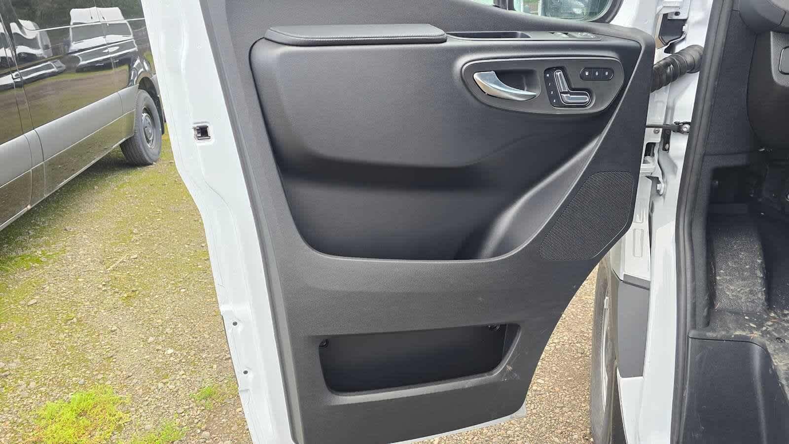 2026 Mercedes-Benz Sprinter 2500 Standard Roof I4 Diesel 144" RWD