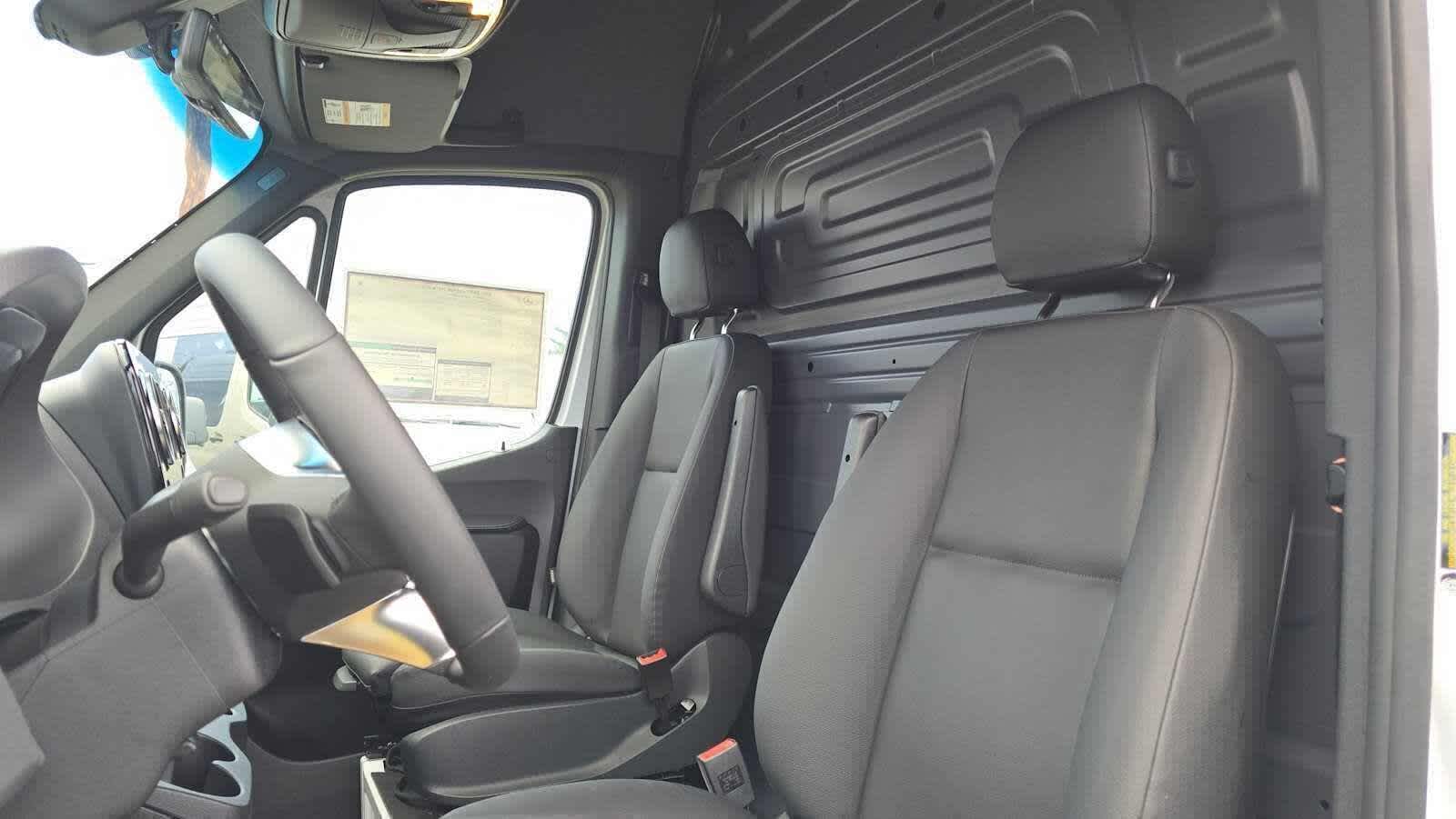 2026 Mercedes-Benz Sprinter 2500 Standard Roof I4 Diesel 144" RWD