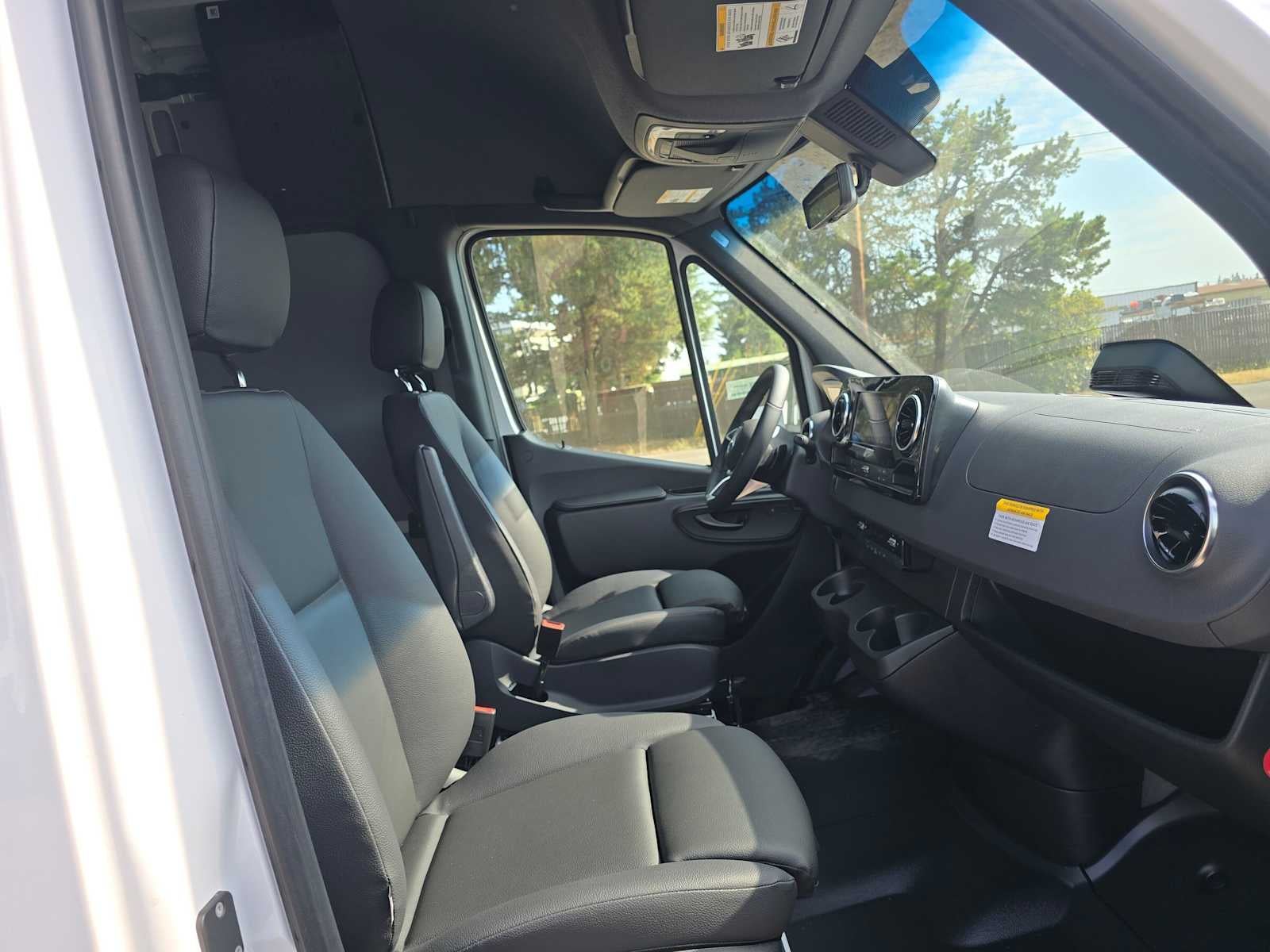 2026 Mercedes-Benz Sprinter 2500 Standard Roof I4 Diesel 144 RWD