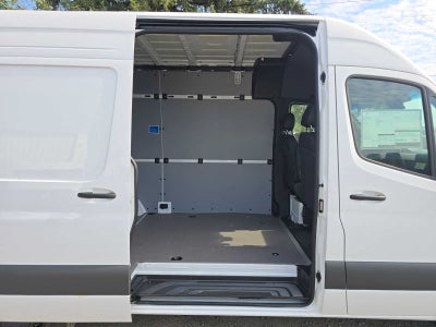 2026 Mercedes-Benz Sprinter 2500 Standard Roof I4 Diesel 144 RWD