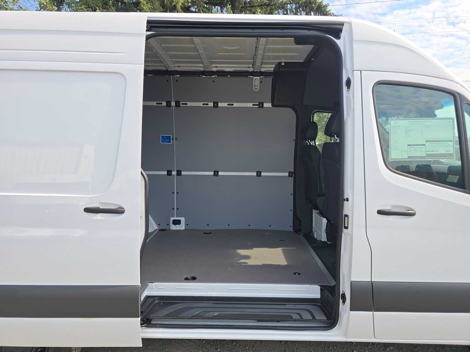 2026 Mercedes-Benz Sprinter 2500 Standard Roof I4 Diesel 144 RWD