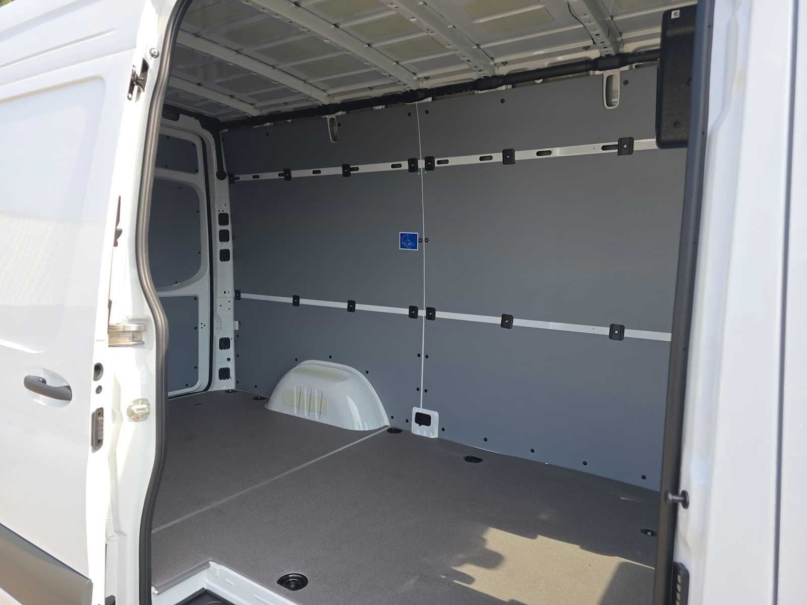 2026 Mercedes-Benz Sprinter 2500 Standard Roof I4 Diesel 144 RWD