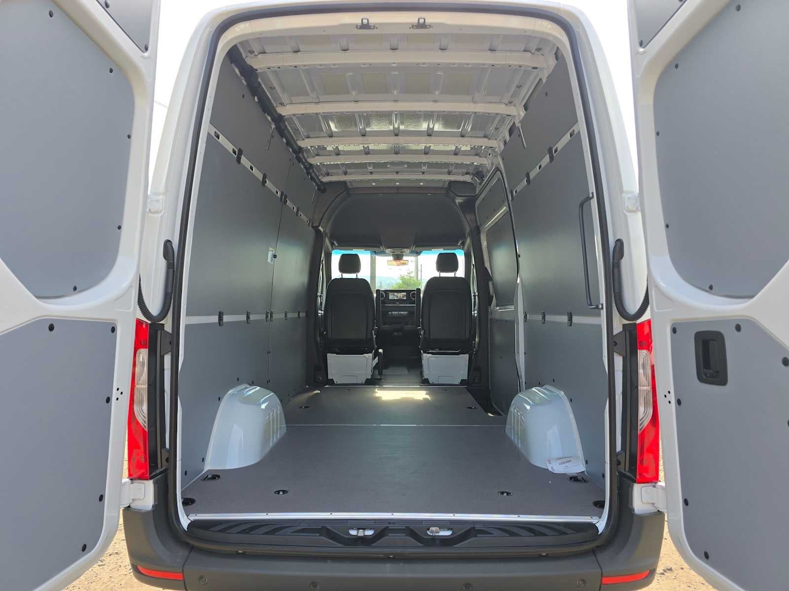 2026 Mercedes-Benz Sprinter 2500 Standard Roof I4 Diesel 144 RWD