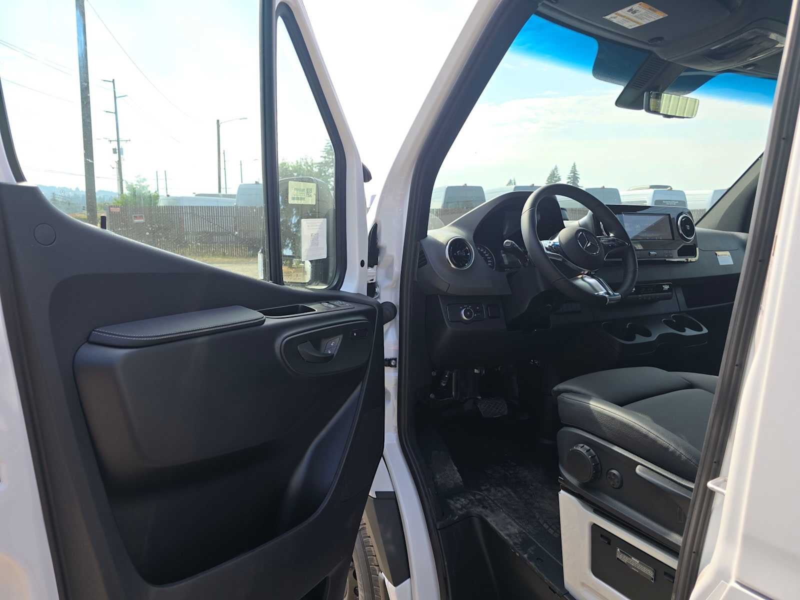 2026 Mercedes-Benz Sprinter 2500 Standard Roof I4 Diesel 144 RWD