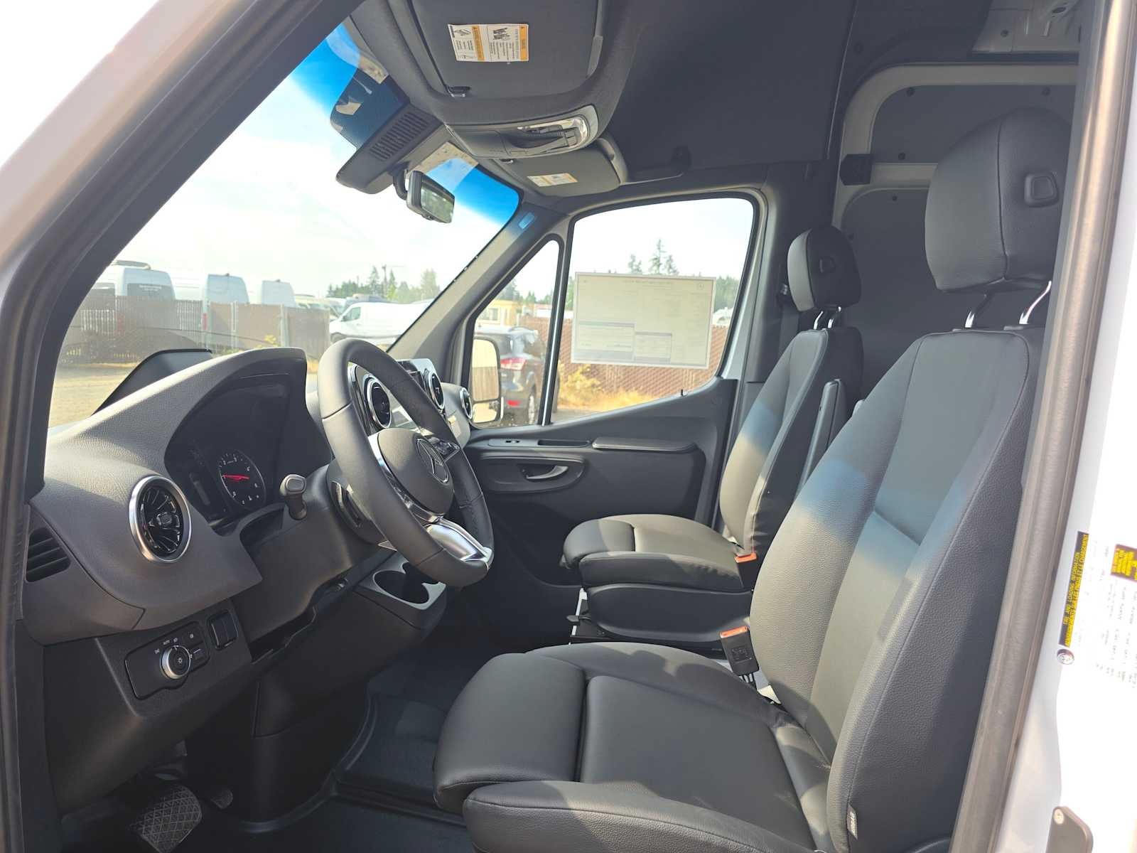 2026 Mercedes-Benz Sprinter 2500 Standard Roof I4 Diesel 144 RWD