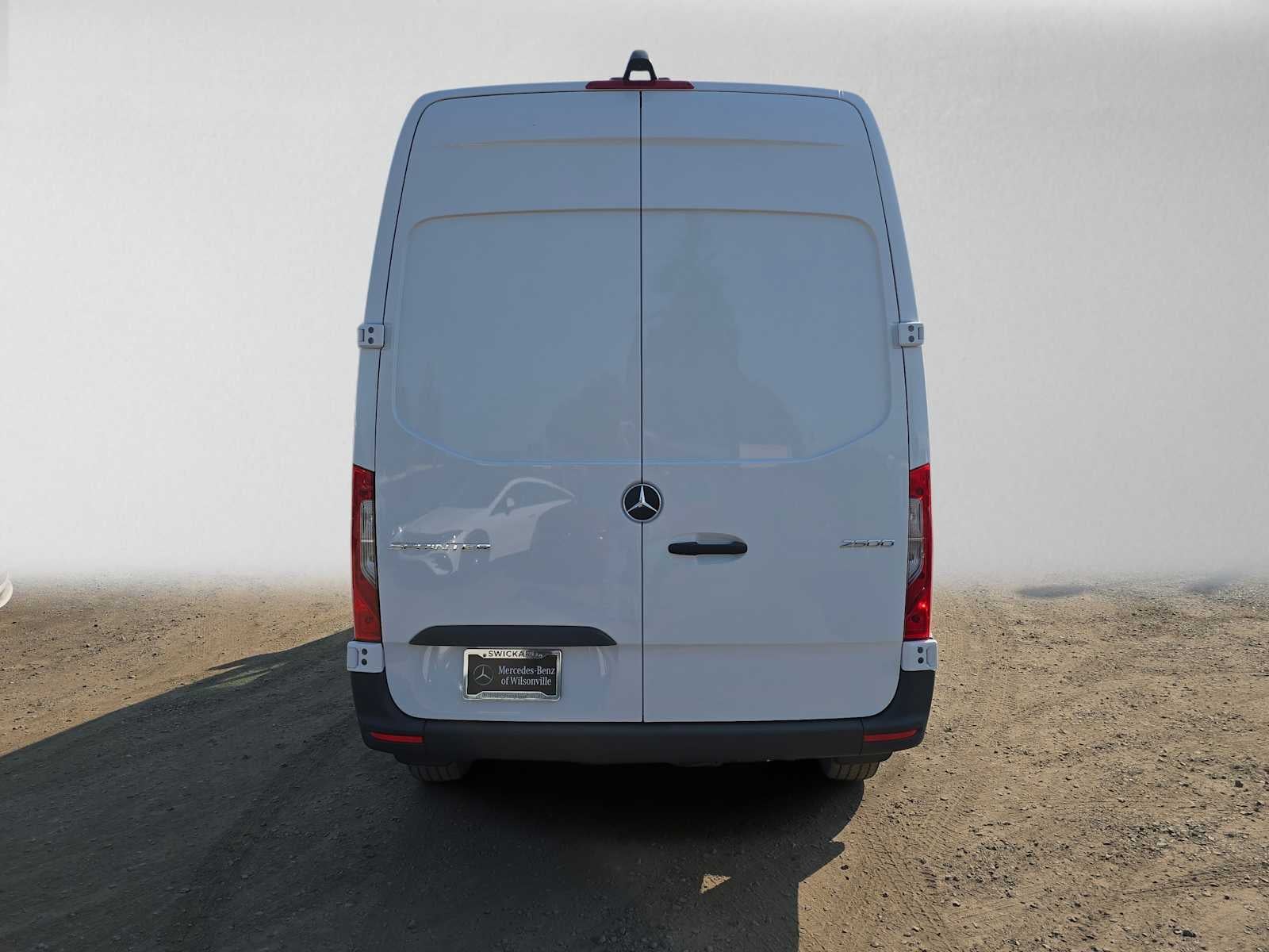 2026 Mercedes-Benz Sprinter 2500 Standard Roof I4 Diesel 144 RWD