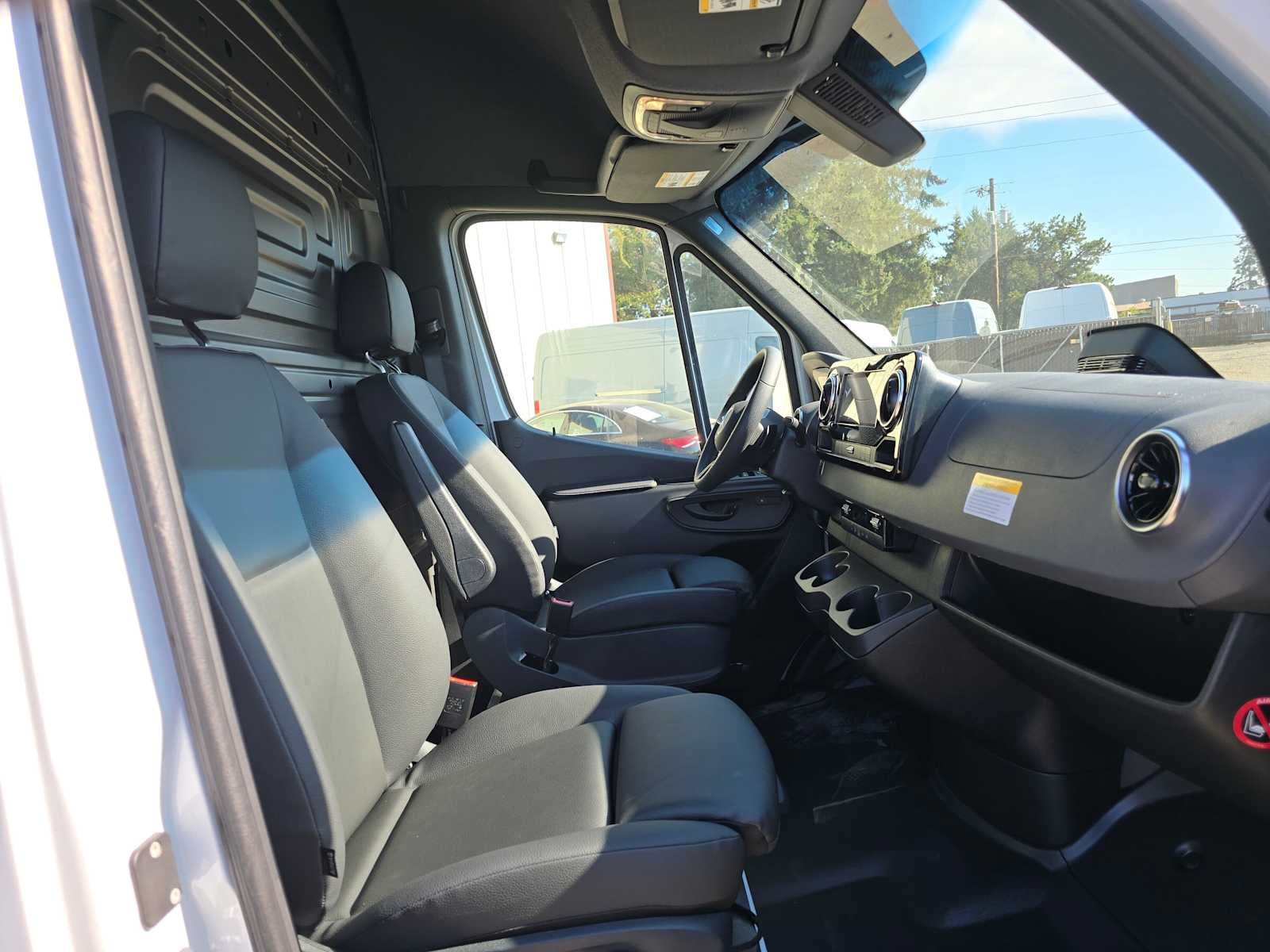 2026 Mercedes-Benz Sprinter 2500 Standard Roof I4 Diesel 144 RWD