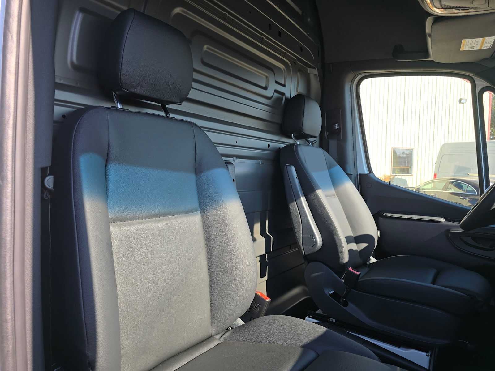 2026 Mercedes-Benz Sprinter 2500 Standard Roof I4 Diesel 144 RWD