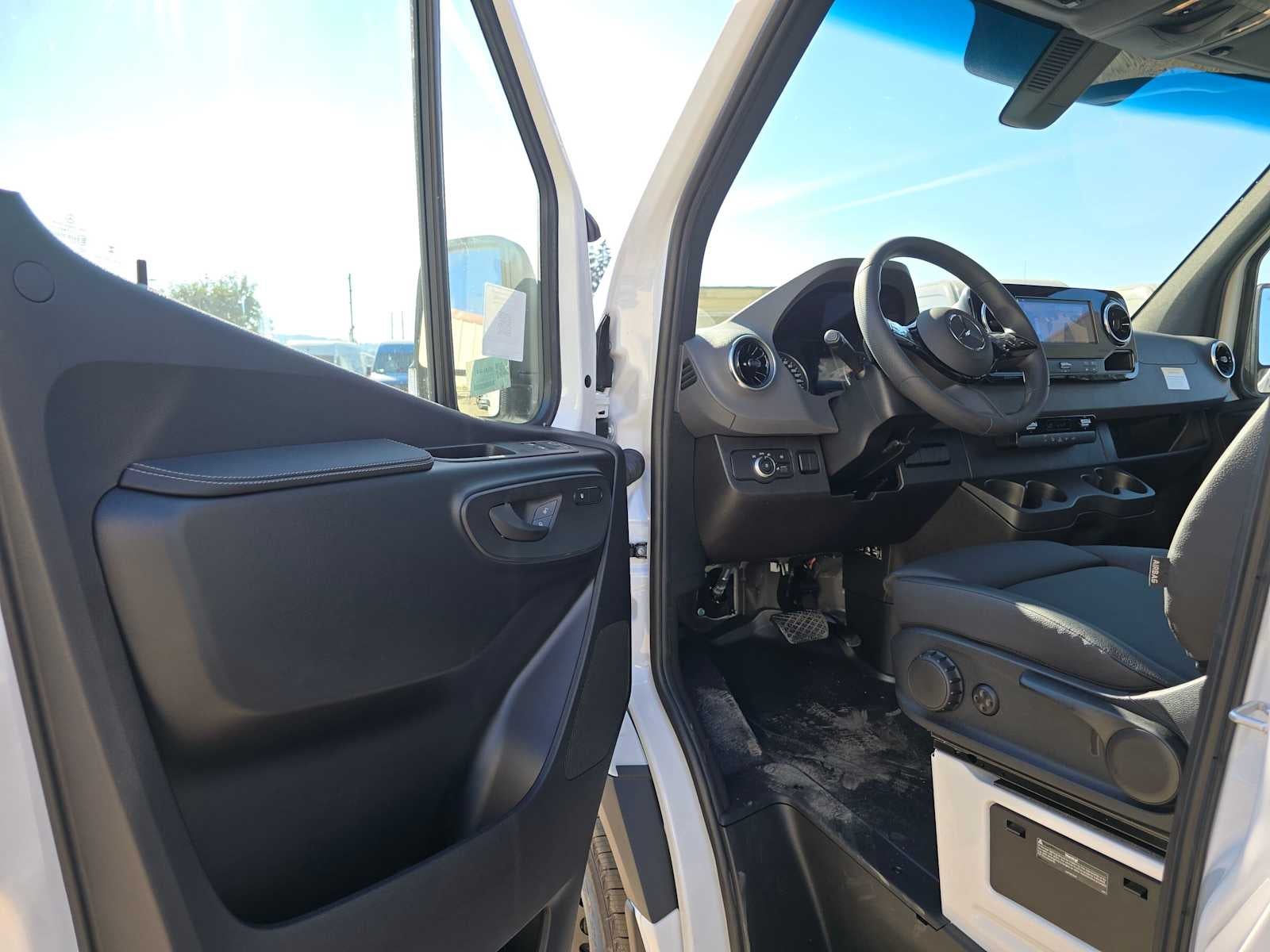 2026 Mercedes-Benz Sprinter 2500 Standard Roof I4 Diesel 144 RWD
