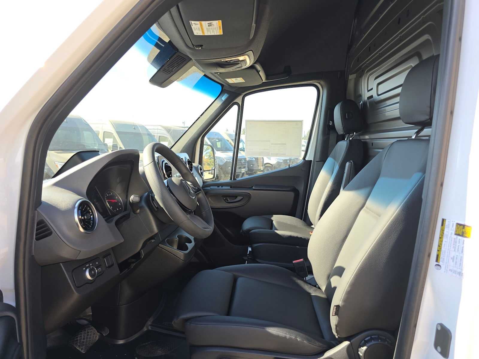 2026 Mercedes-Benz Sprinter 2500 Standard Roof I4 Diesel 144 RWD
