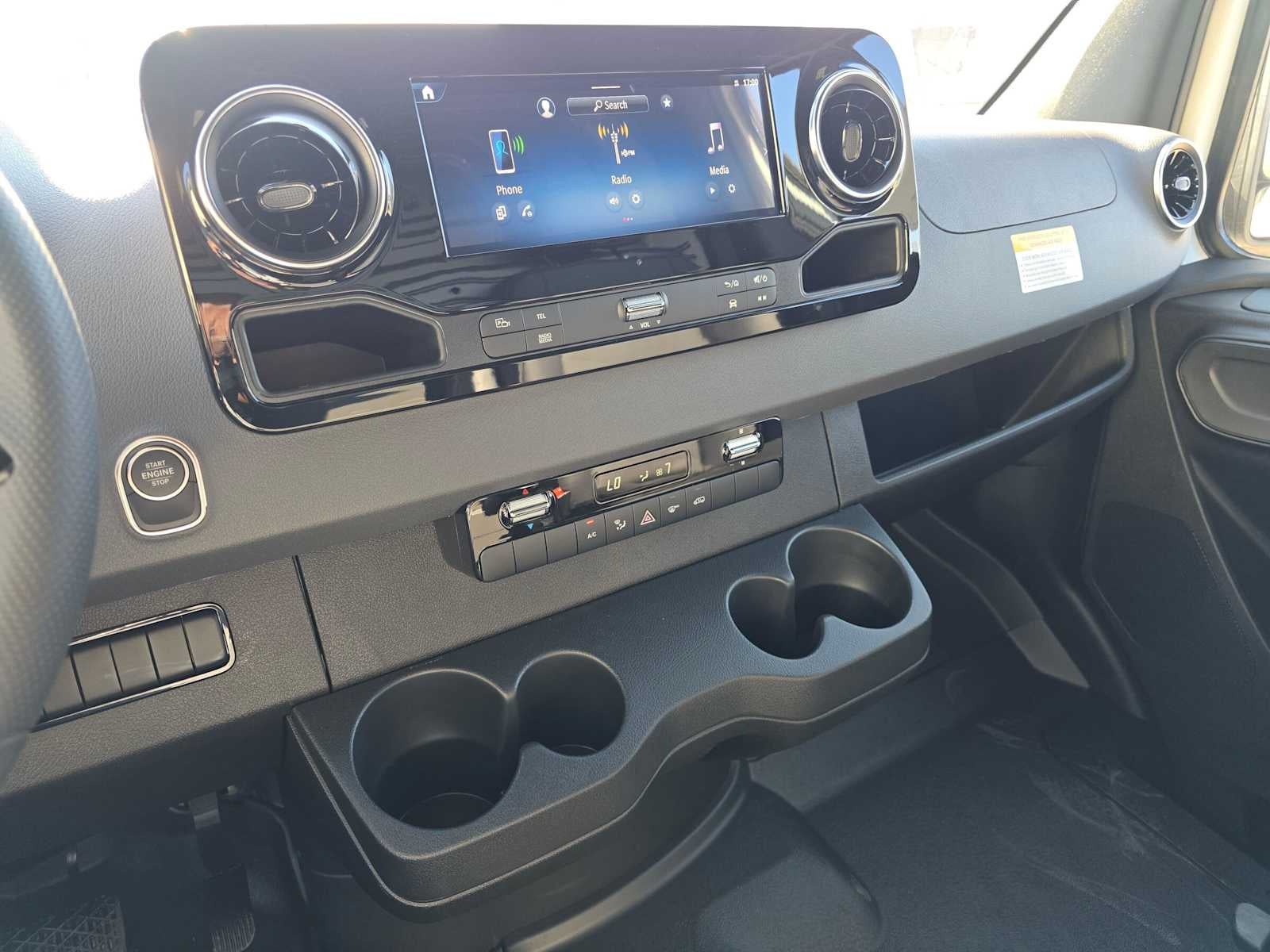 2026 Mercedes-Benz Sprinter 2500 Standard Roof I4 Diesel 144 RWD