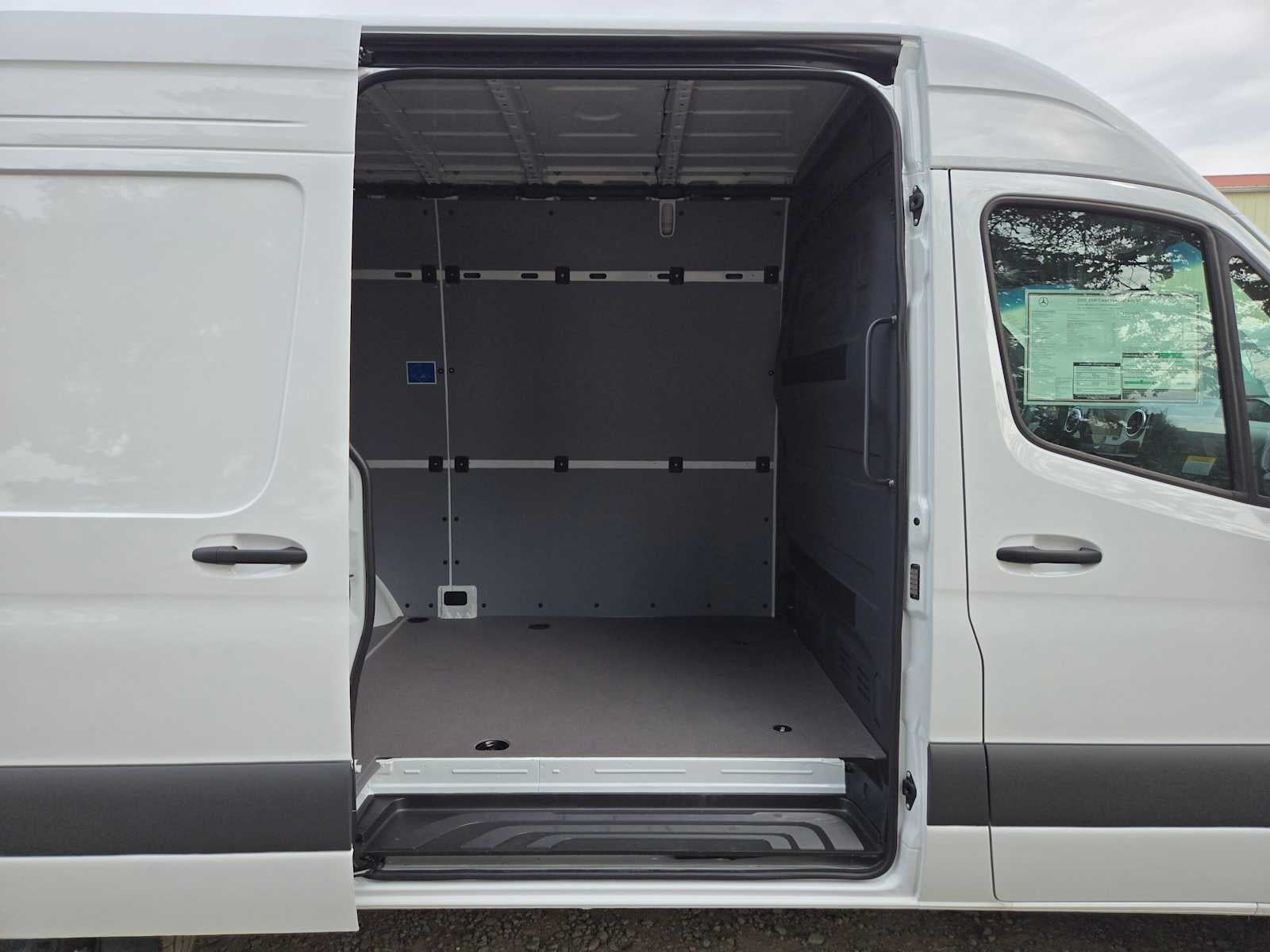2026 Mercedes-Benz Sprinter Cargo 2500 Standard Roof I4 Diesel 144 RWD