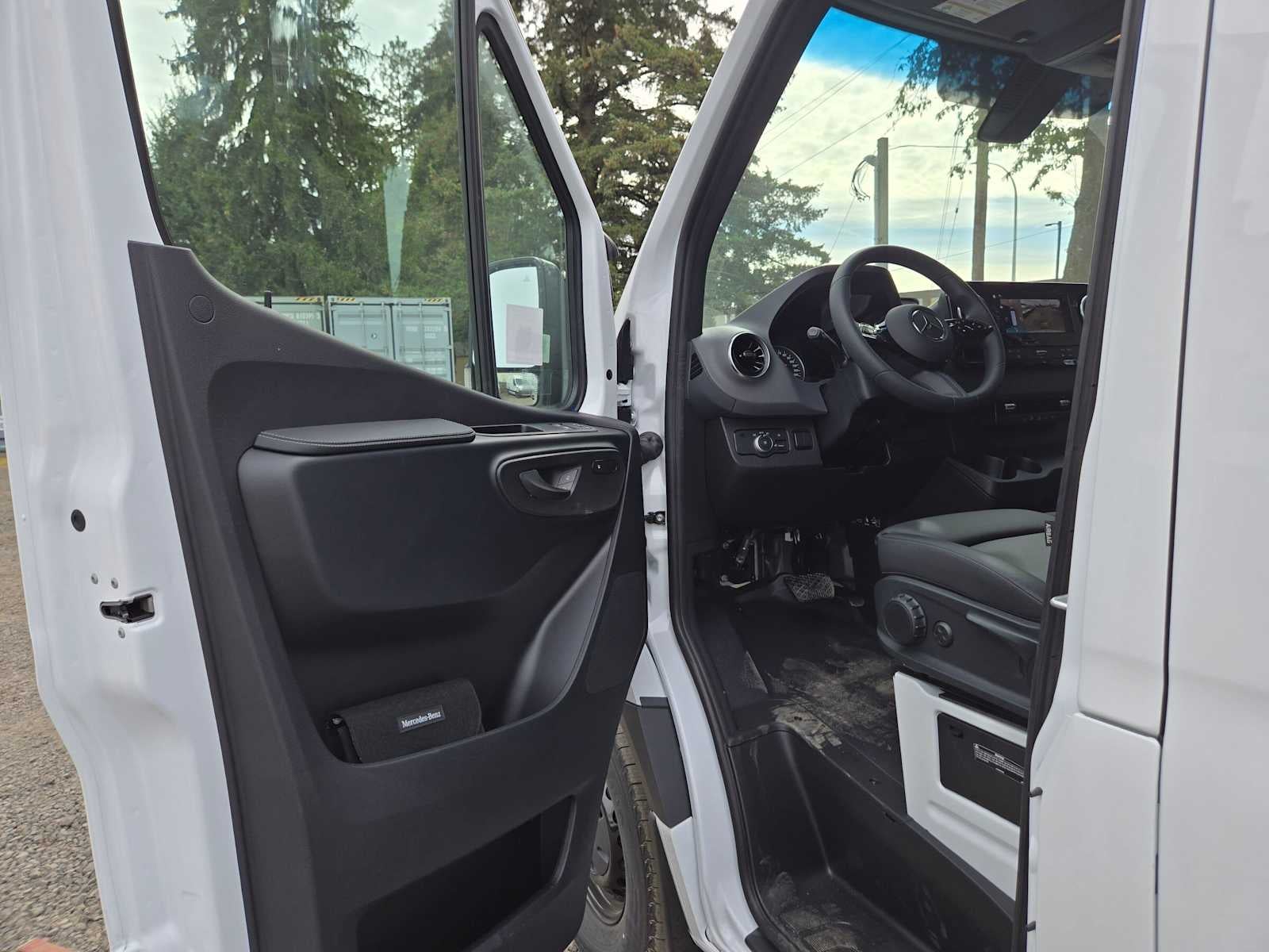 2026 Mercedes-Benz Sprinter Cargo 2500 Standard Roof I4 Diesel 144 RWD