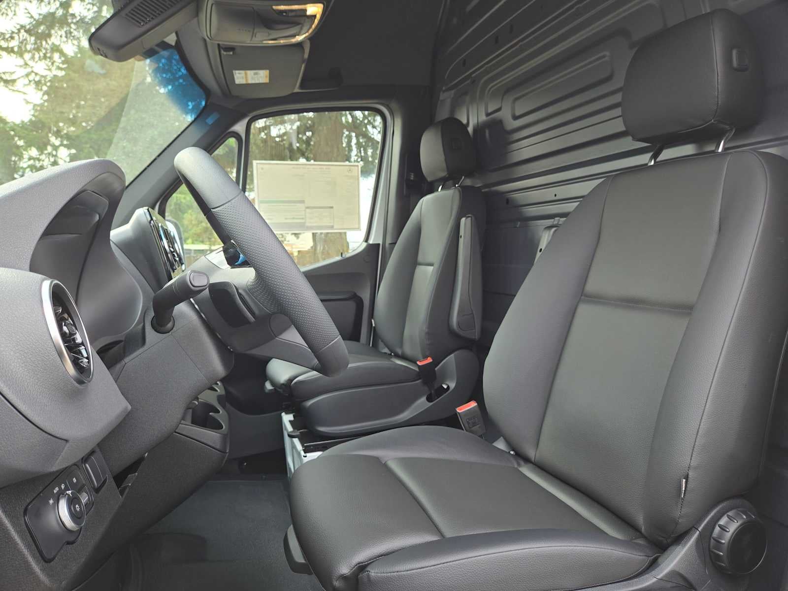 2026 Mercedes-Benz Sprinter Cargo 2500 Standard Roof I4 Diesel 144 RWD