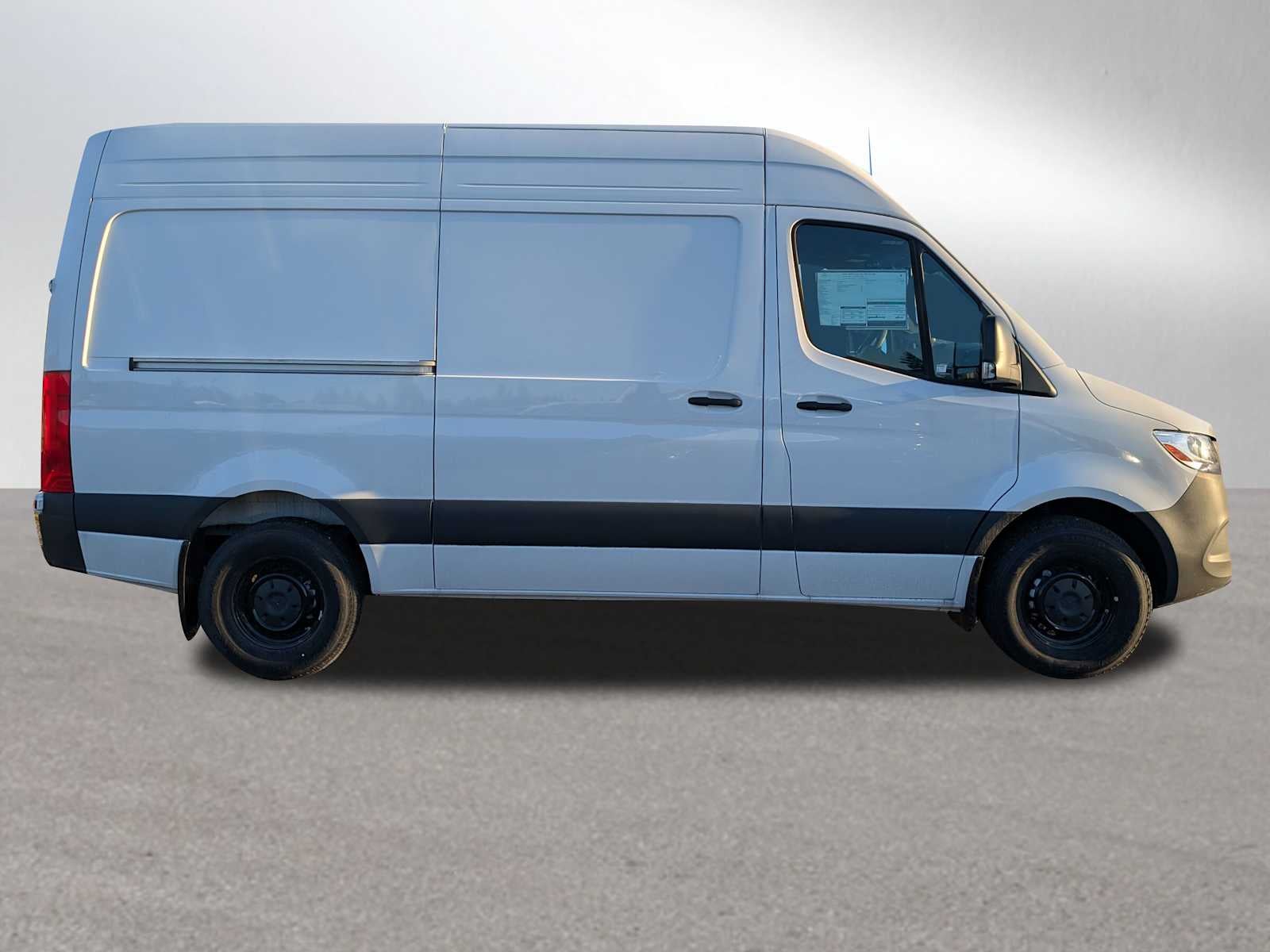 2025 Mercedes-Benz Sprinter Cargo Van 2500 Standard Roof I4 Diesel 144" RWD