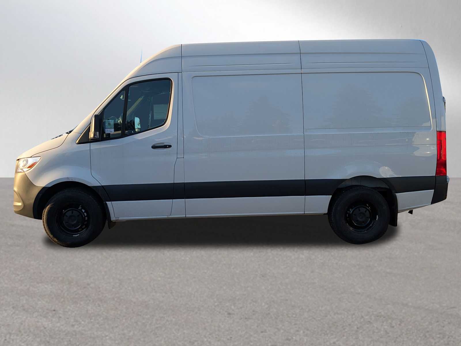 2025 Mercedes-Benz Sprinter Cargo Van 2500 Standard Roof I4 Diesel 144" RWD