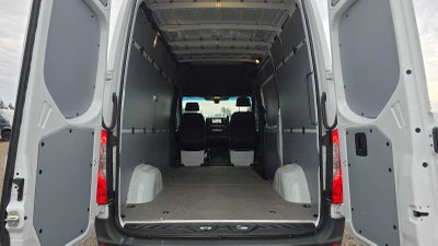 2025 Mercedes-Benz Sprinter Cargo Van 2500 Standard Roof I4 Diesel 144" RWD