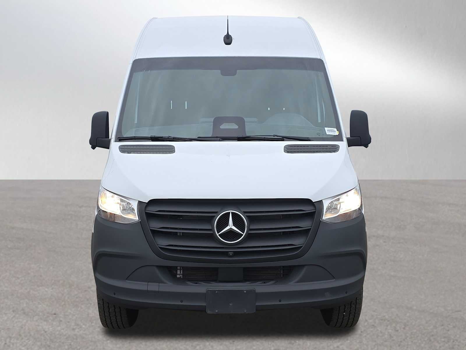 2025 Mercedes-Benz Sprinter Cargo Van 2500 Standard Roof I4 Diesel 144" RWD