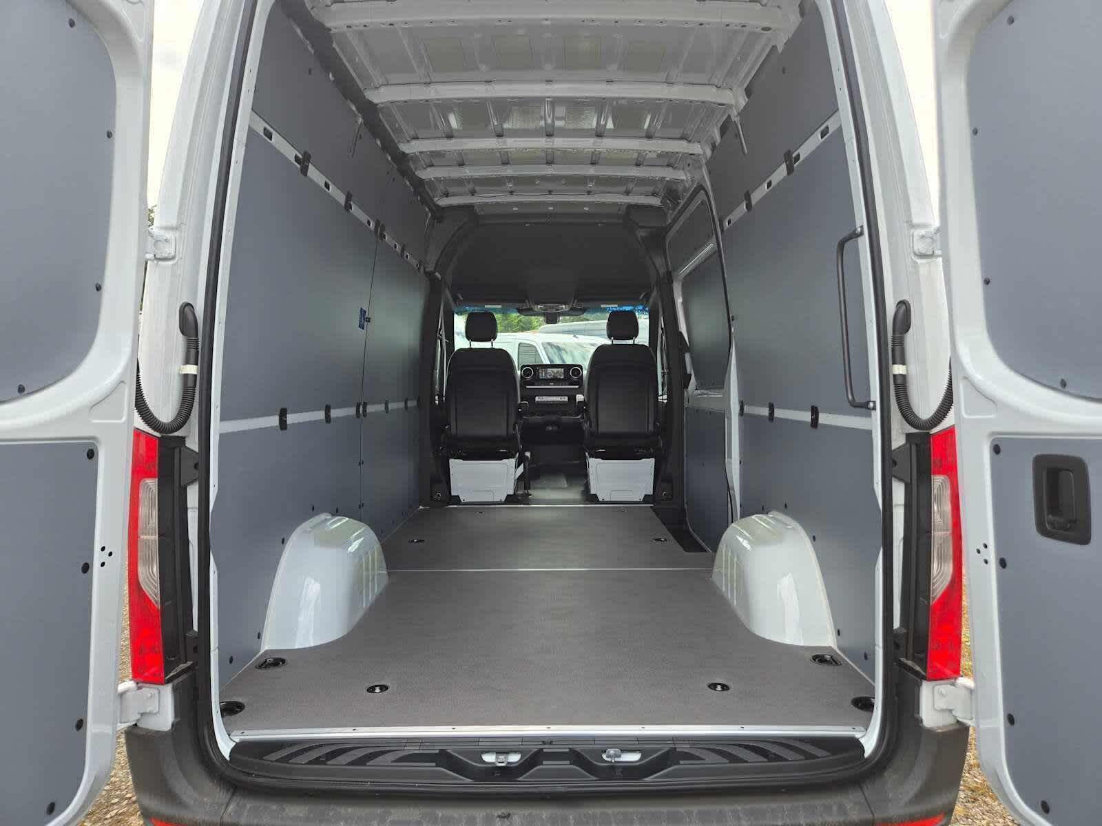 2026 Mercedes-Benz Sprinter 2500 Standard Roof I4 Diesel 144 RWD