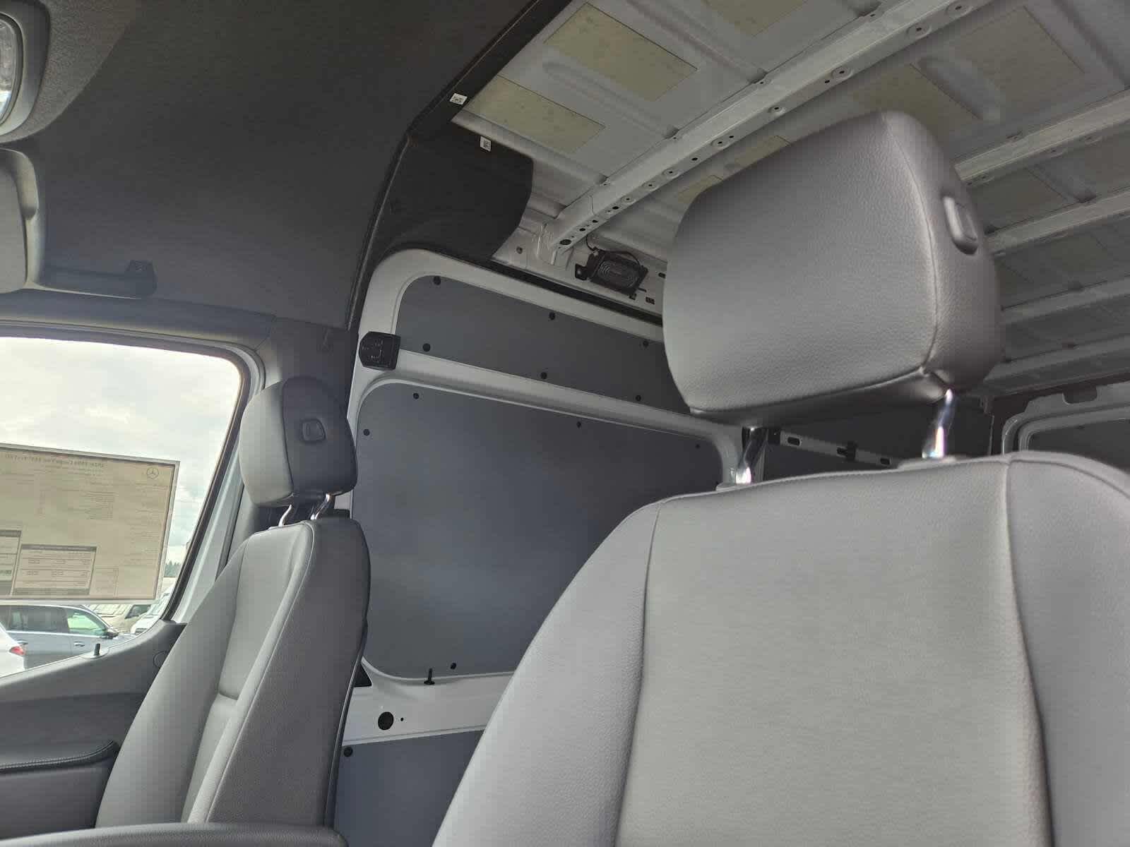 2026 Mercedes-Benz Sprinter 2500 Standard Roof I4 Diesel 144 RWD