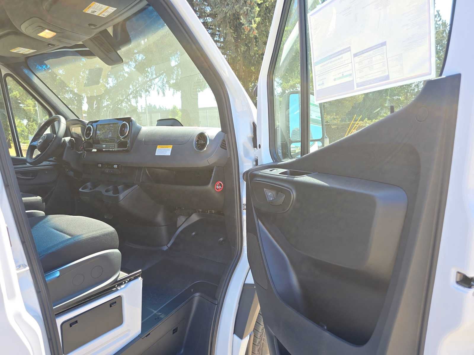 2026 Mercedes-Benz Sprinter Cargo 2500 Standard Roof I4 Diesel 144 RWD