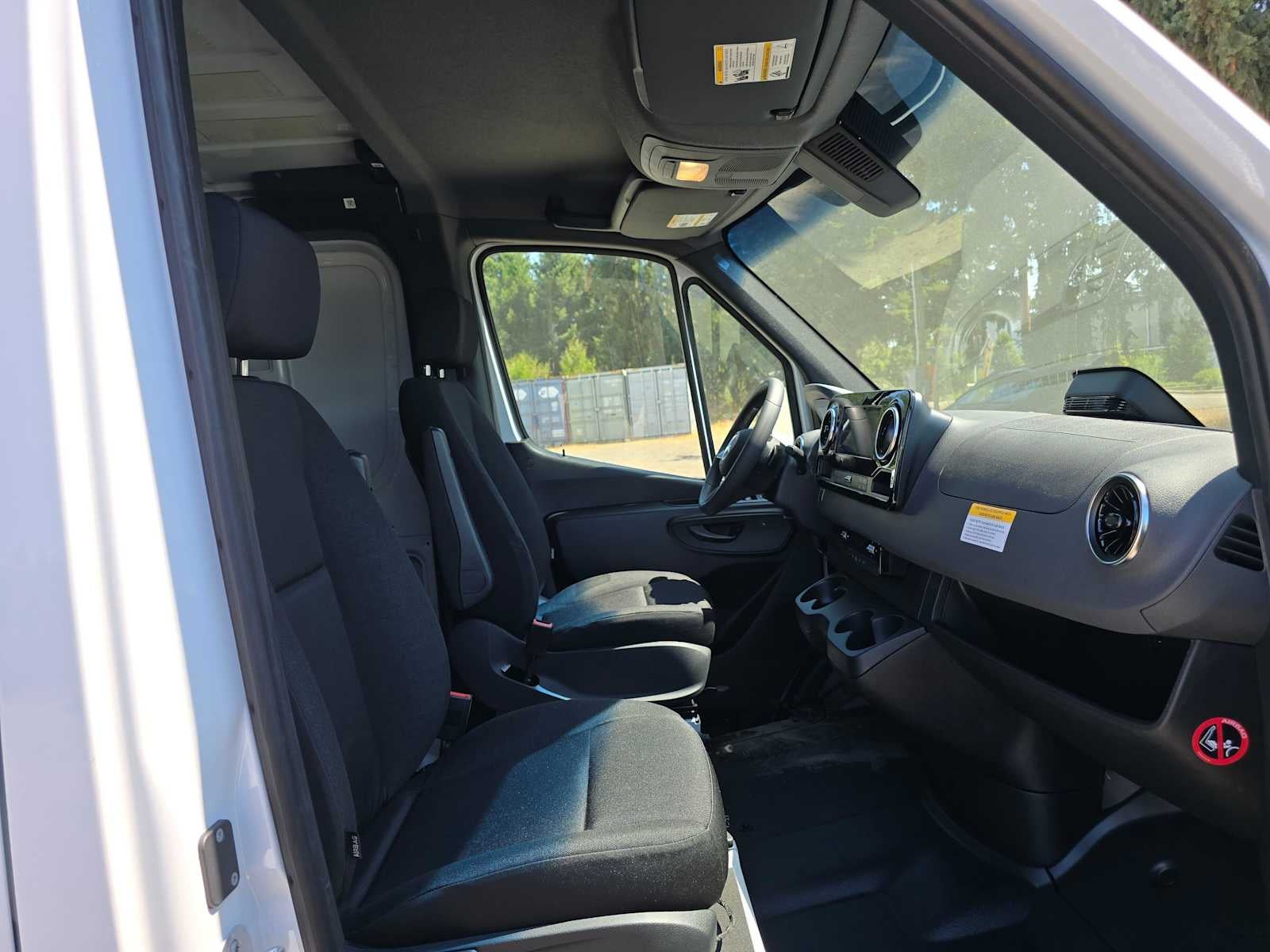 2026 Mercedes-Benz Sprinter Cargo 2500 Standard Roof I4 Diesel 144 RWD