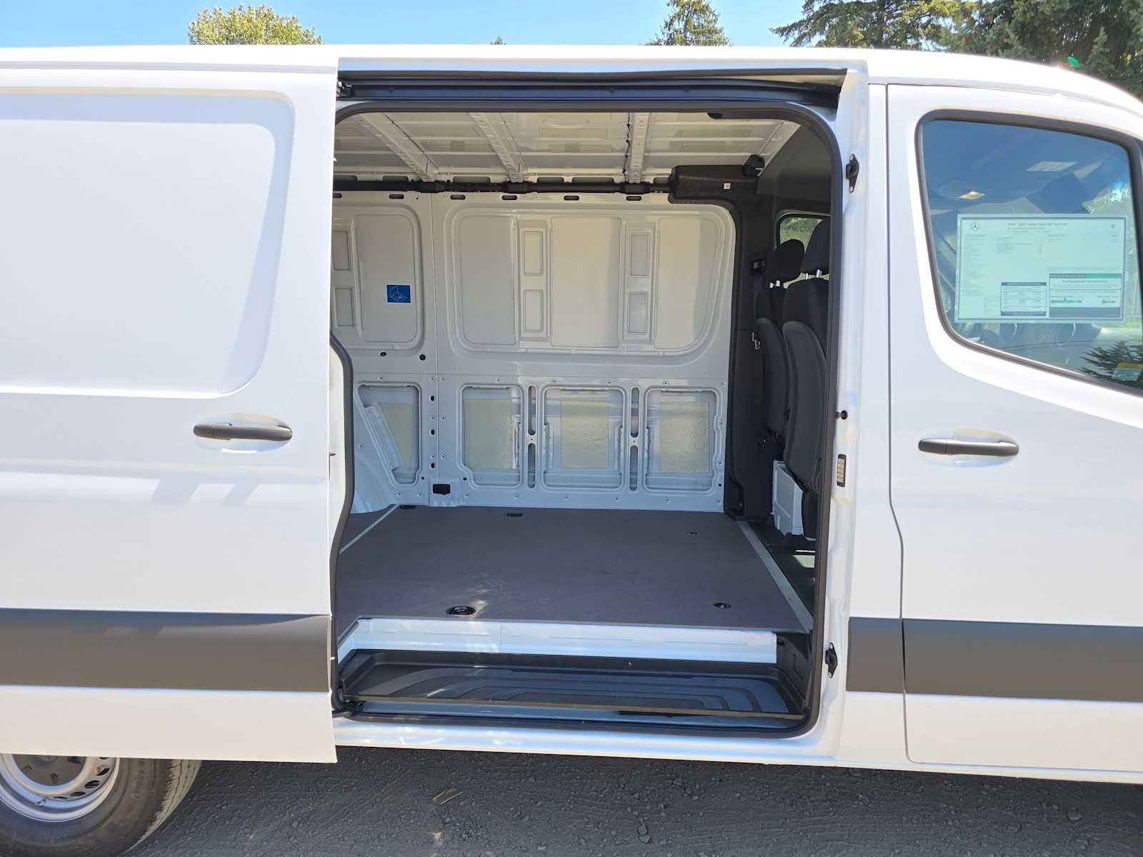 2026 Mercedes-Benz Sprinter Cargo 2500 Standard Roof I4 Diesel 144 RWD