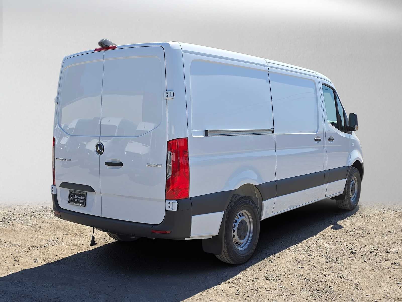 2026 Mercedes-Benz Sprinter Cargo 2500 Standard Roof I4 Diesel 144 RWD