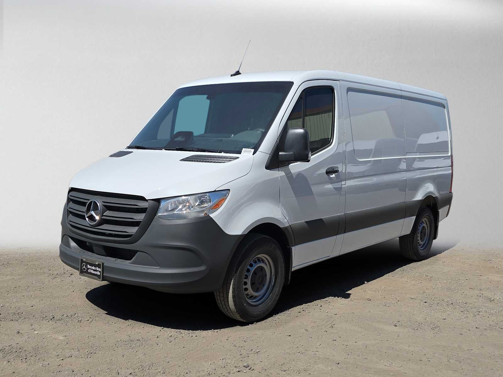 2026 Mercedes-Benz Sprinter Cargo 2500 Standard Roof I4 Diesel 144 RWD