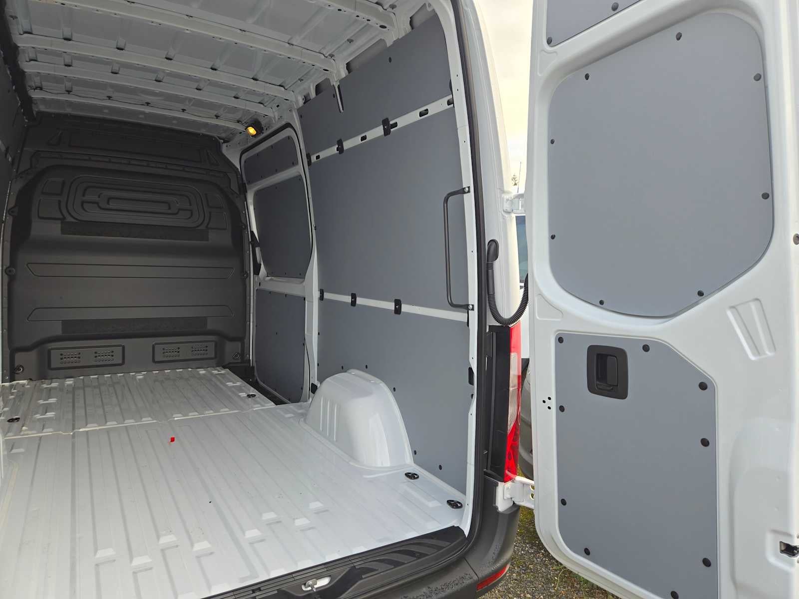 2026 Mercedes-Benz Sprinter Cargo 2500 Standard Roof I4 Diesel 144 RWD