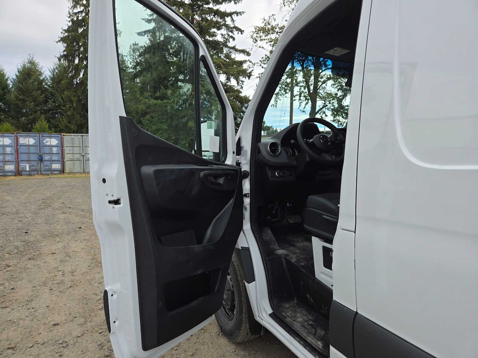 2026 Mercedes-Benz Sprinter Cargo 2500 Standard Roof I4 Diesel 144 RWD