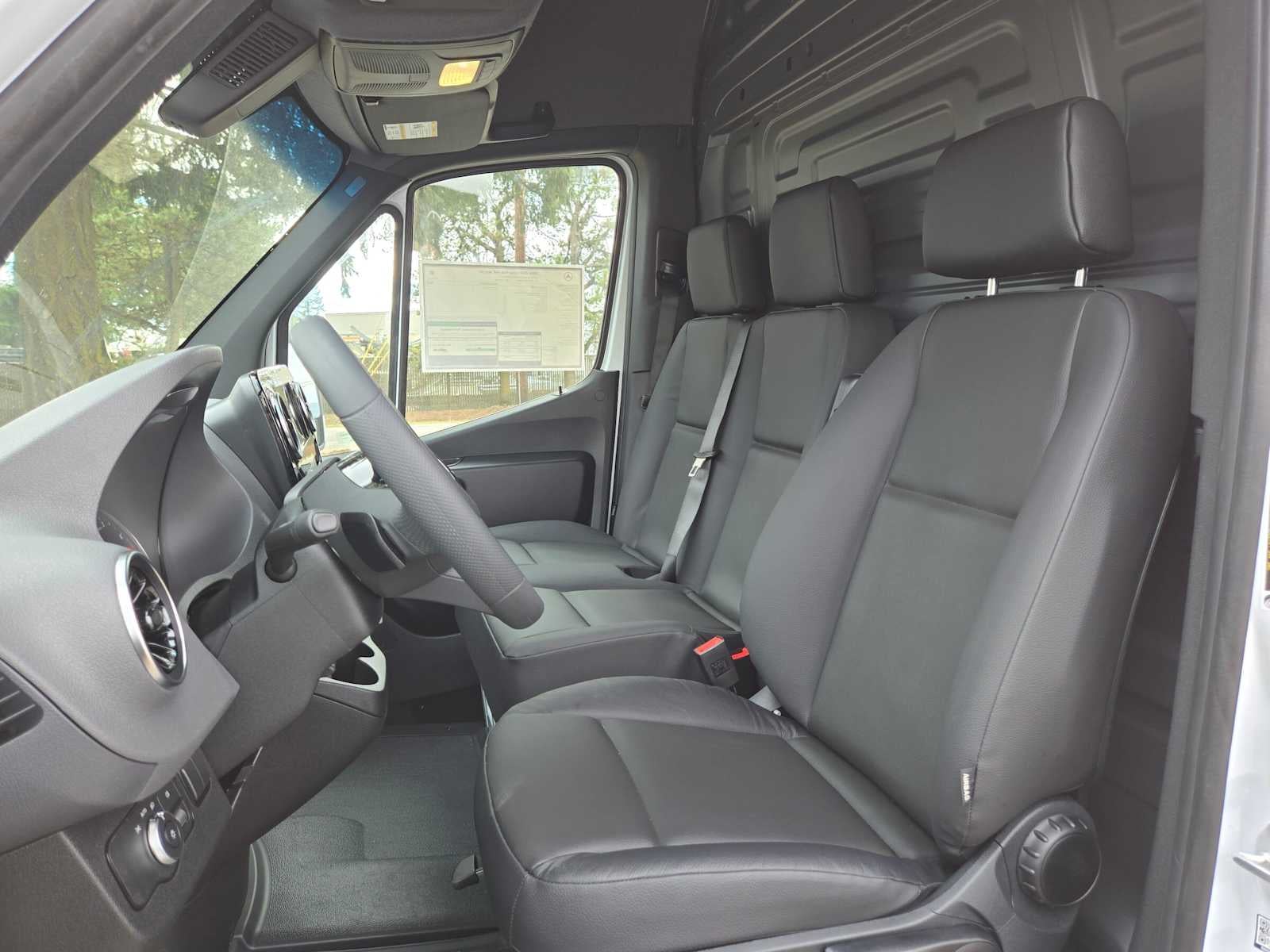 2026 Mercedes-Benz Sprinter Cargo 2500 Standard Roof I4 Diesel 144 RWD